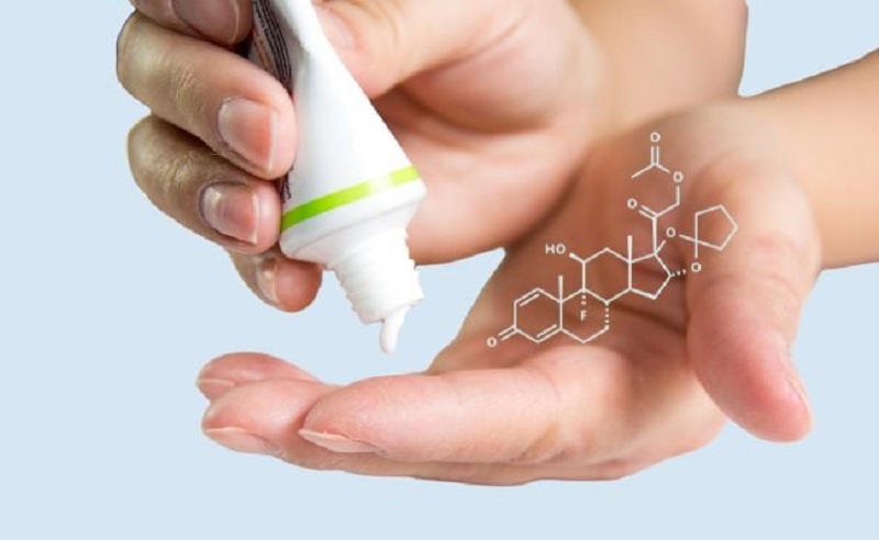 thuốc bôi trị mụn kích ứng