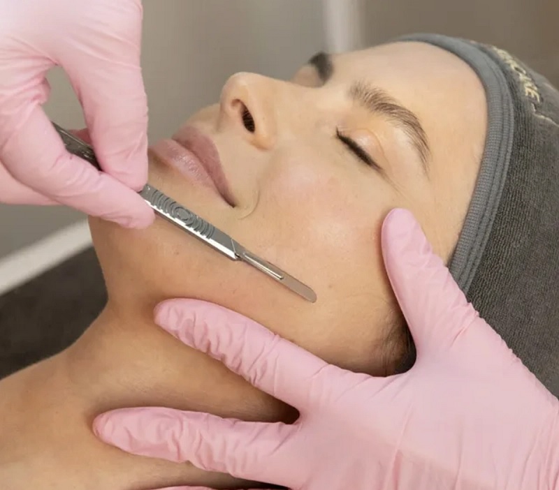 cạo lông mặt chuyên nghiệp