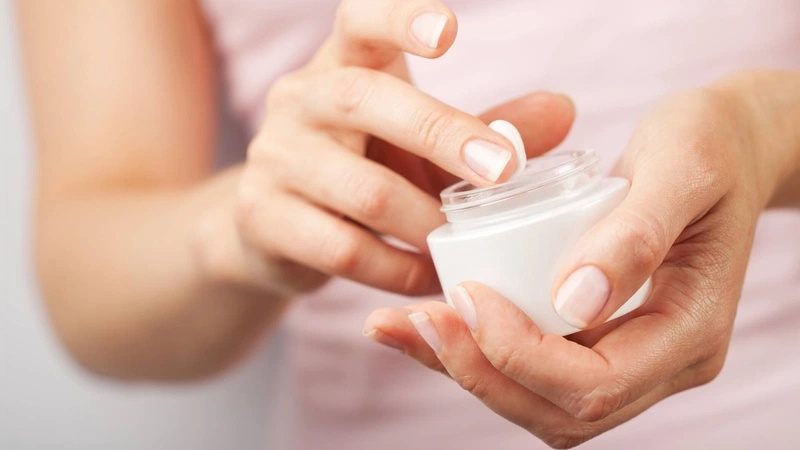 sử dụng mỹ phẩm