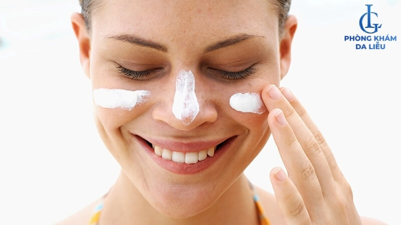 chăm sóc da mụn tuổi dậy thì