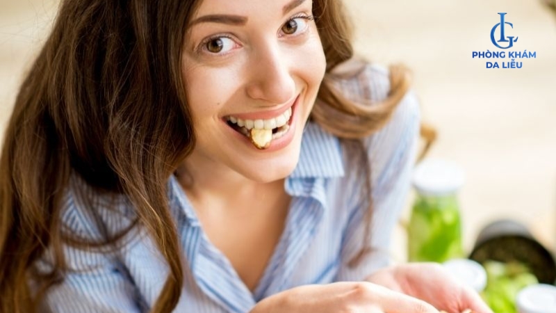 Ăn hạt điều có nổi mụn không?