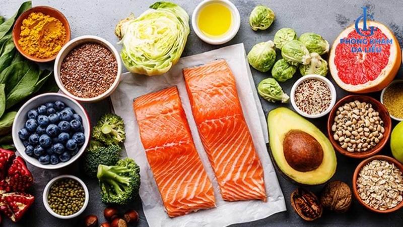 Chế độ ăn uống lành mạnh tránh nổi mụn