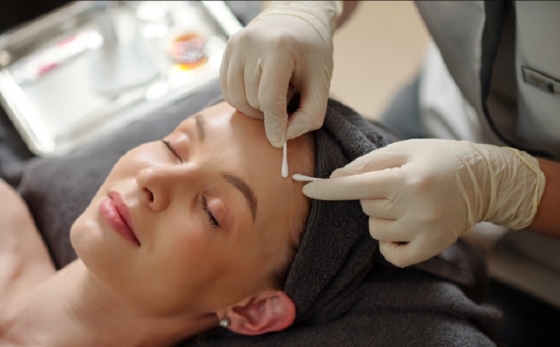 Nặn mụn trứng cá đúng cách