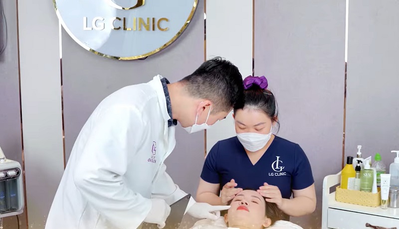 bác sĩ trị mụn