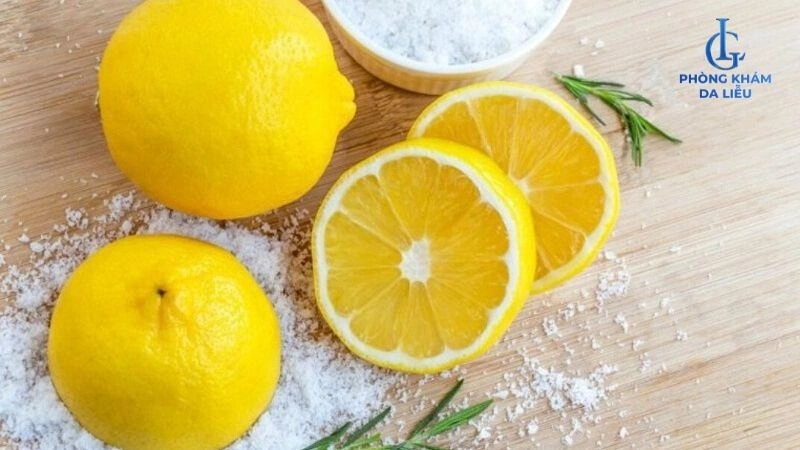 Chanh và muối trị mụn lưng