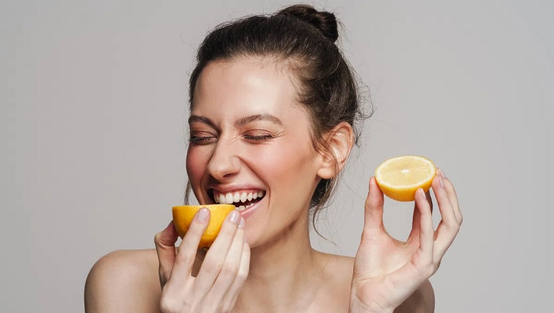 Ăn đồ chua không trực tiếp gây mụn