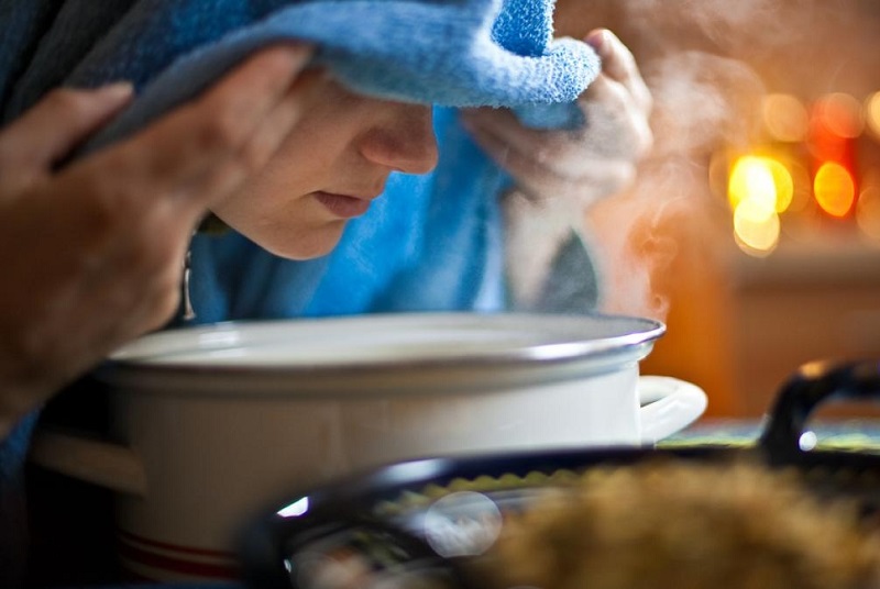 cách xông mặt trị mụn cho da nhờn​