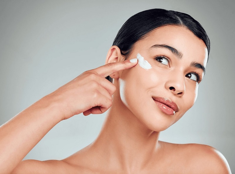 Sử dụng kem chống nắng chuyên biệt cho da mặt