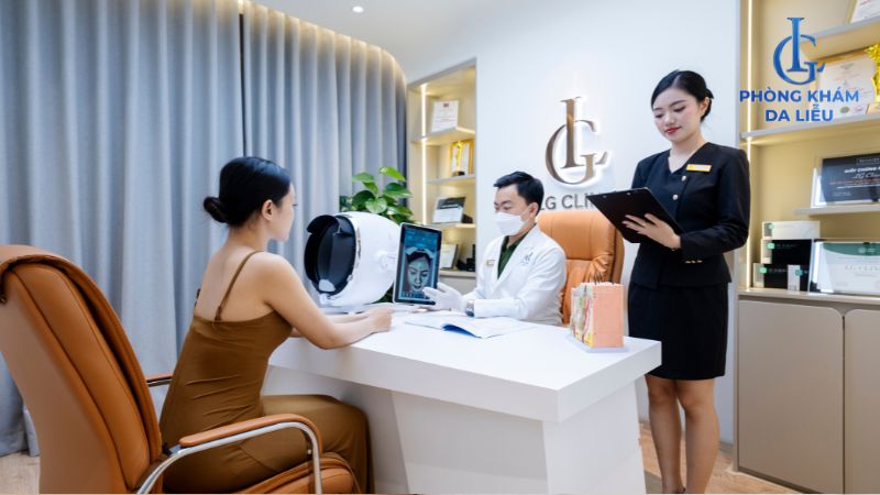 Trị mụn ẩn ở cằm theo chỉ định của bác sĩ