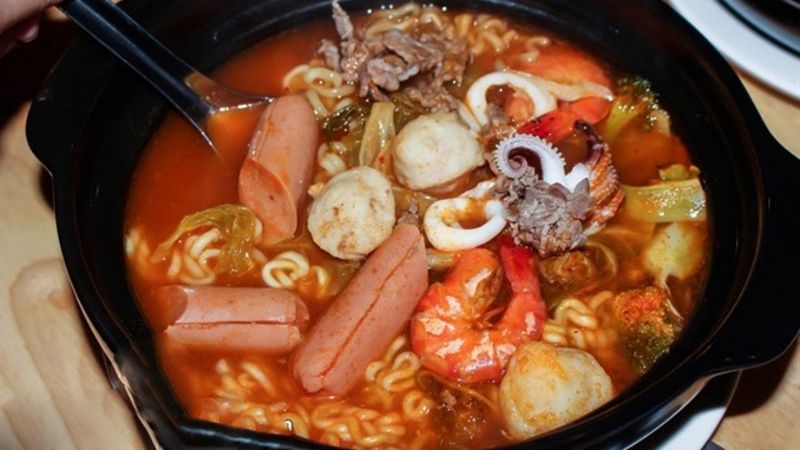 mì cay thập cẩm