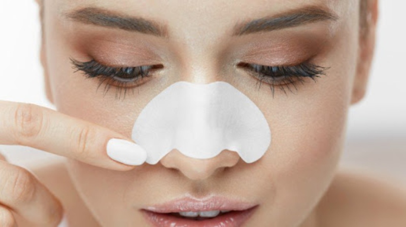 Có nên lột mụn đầu đen ở mũi không