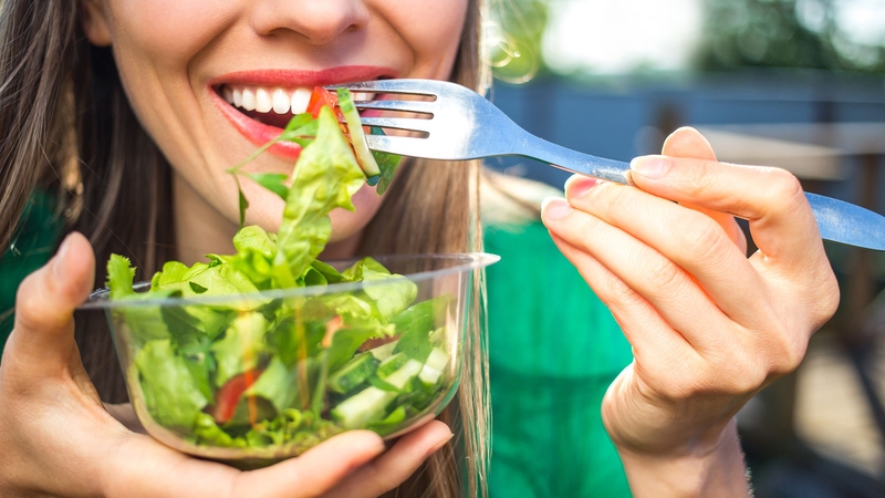 Mụn đầu đen để lâu có thành nốt ruồi không