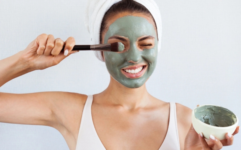 Làm sao để hết mụn đầu đen ở má