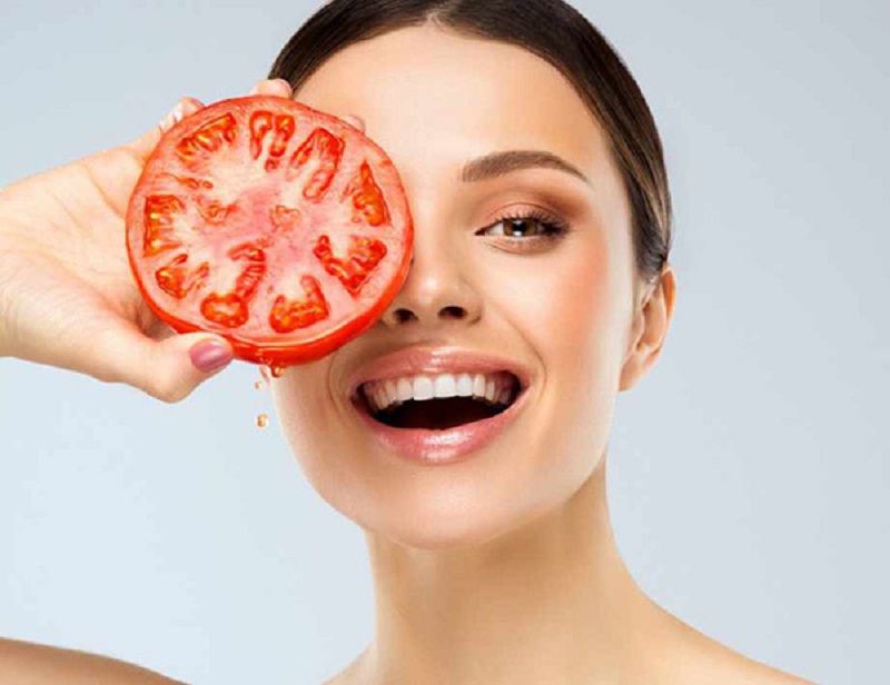 Cà chua trị mụn cám