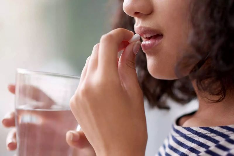 Uống kẽm trị mụn nội tiết